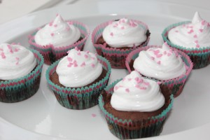 Chokolade muffins med vaniljetopping