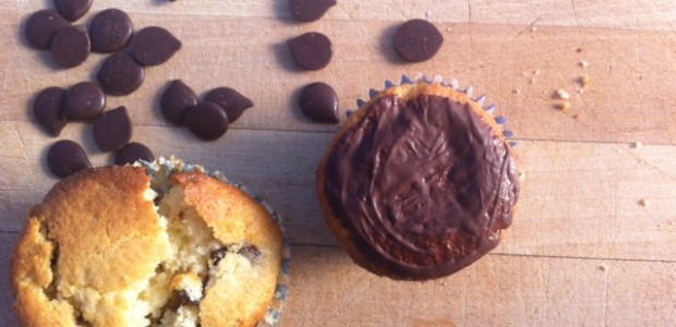 Muffins med marcipan og chokolade