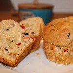 Muffins med parmesan, tomat og oliven