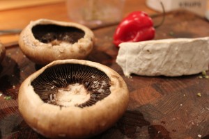 Portobello svampe, brie og chili
