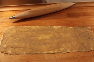 Remonce er smurt på dejen - Kanelsnegle
