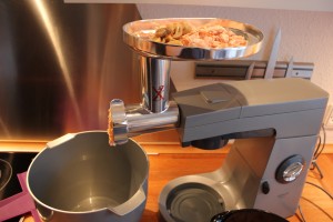 Ørreden hakkes med champignon og skalotteløg - ørredpie