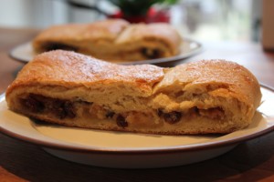 Skåret kringle - Der er altid plads til 2 stykker.