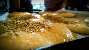 focaccia boller med olie og krydderurter