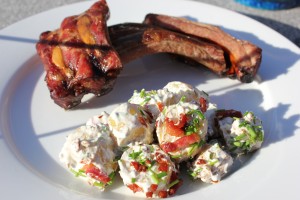 Spareribs med kartoffelsalat amerikansk