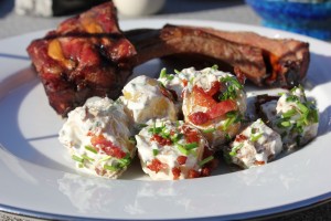 Spareribs med kartoffelsalat amerikansk