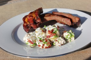 Spareribs med kartoffelsalat amerikansk - En varm sommerdag :-)