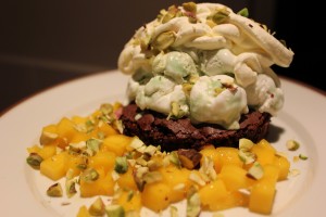 Lækker brownie dessert med Carte d'or is