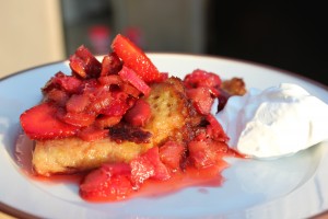 Crépes med jordbær og rabarber