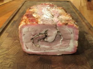 Færdig grillet rullepølse